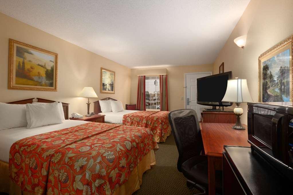 Baymont By Wyndham Gaffney Hotel Room photo