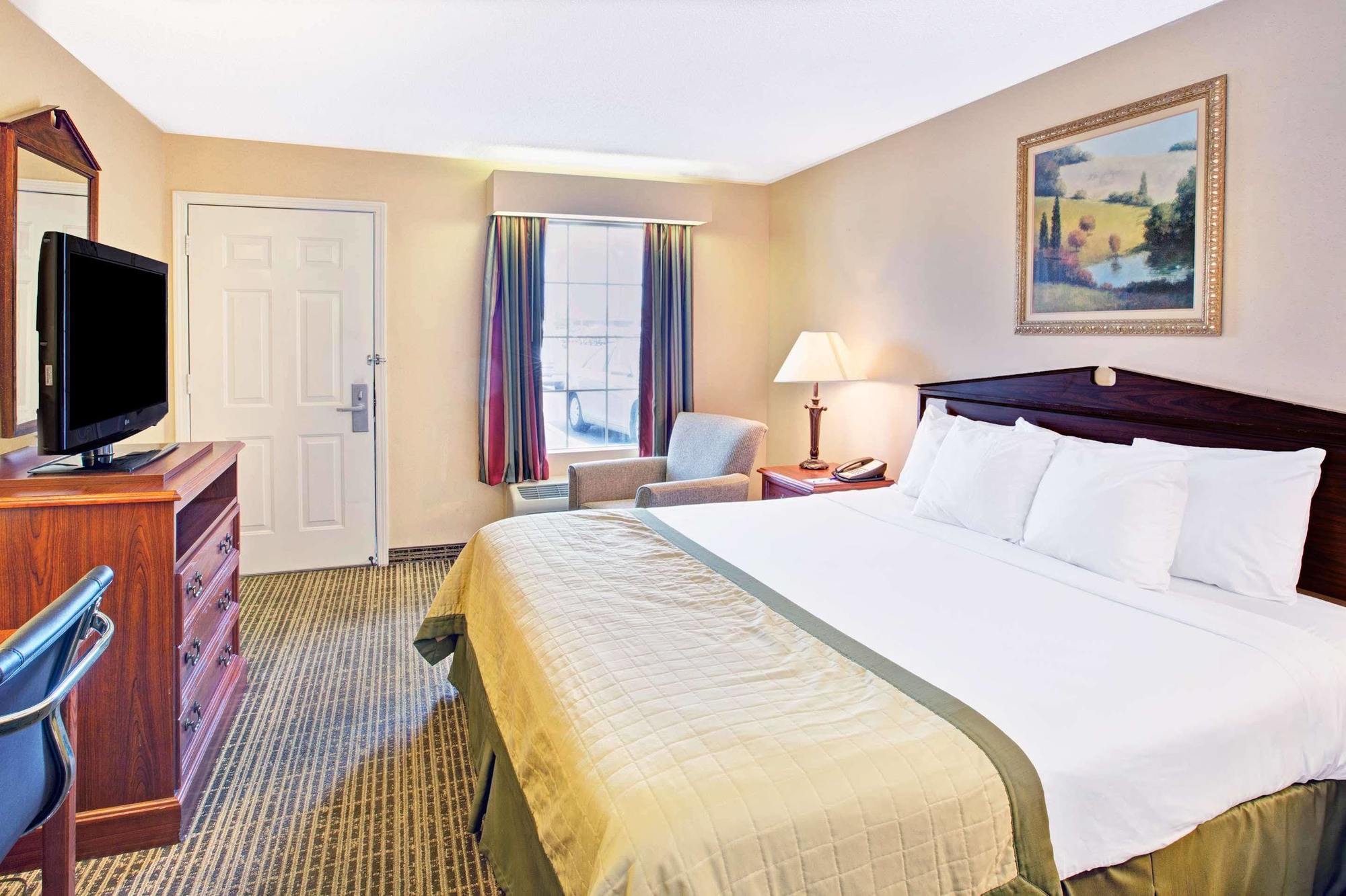 Baymont By Wyndham Gaffney Hotel Exterior photo